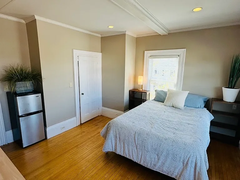 8 Vernon St #2 — Photo 2