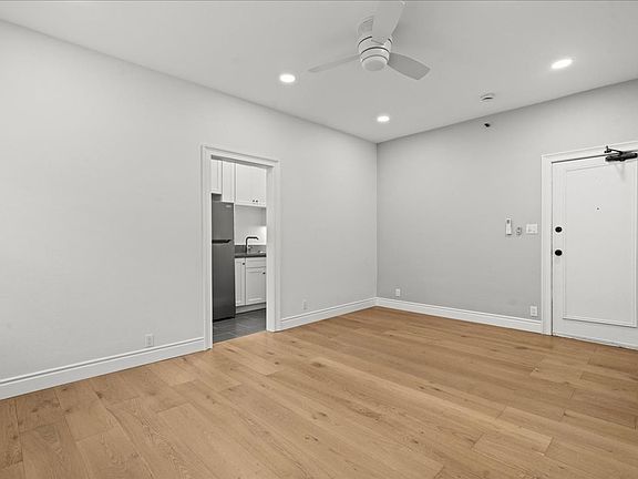 5th image of 1611 Schrader Blvd APT 217