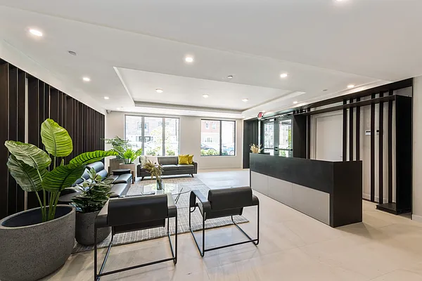 Sold by E Realty International Corp | media 3