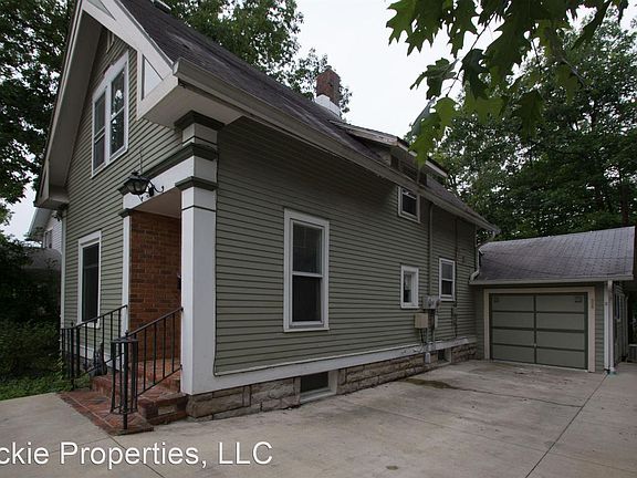 3rd image of 526 S Woodlawn Ave Unit 2