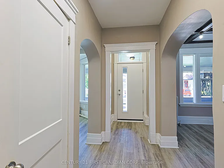 444 Dorinda St #MAIN FLOOR — Photo 10
