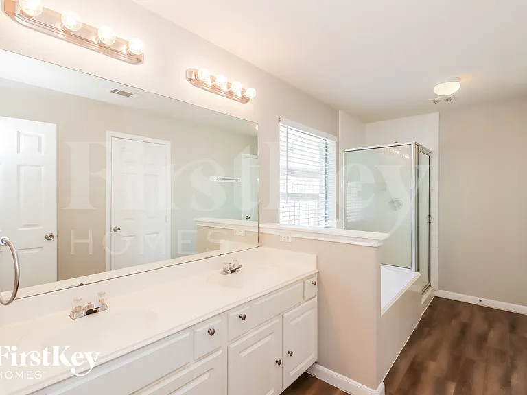 4515 Bridgevillage Dr #D — Photo 9