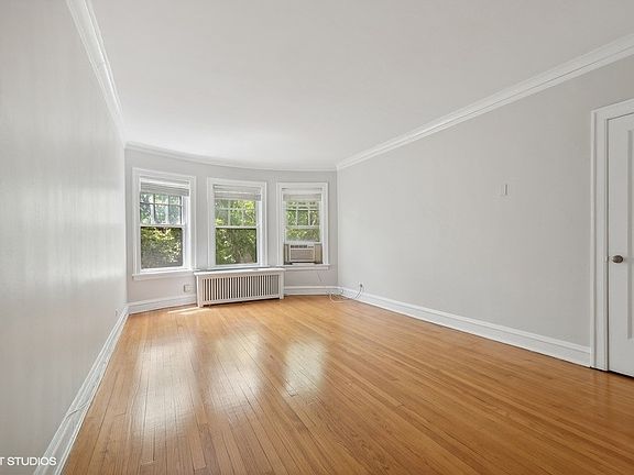5th image of 680 Hinman Ave APT 3H
