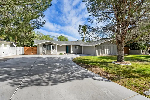 2324 Laurie Dr Photo 1