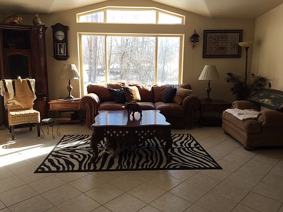3rd image of 111 Nile Creek Ln