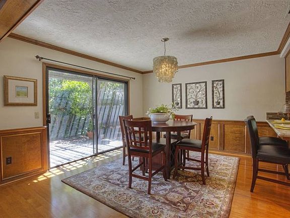 5th image of 429 Sierra Ln