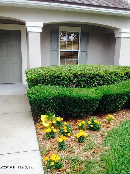 3 bed, 2.5 bath, 1615 sqft, $1,875 — Photo 2