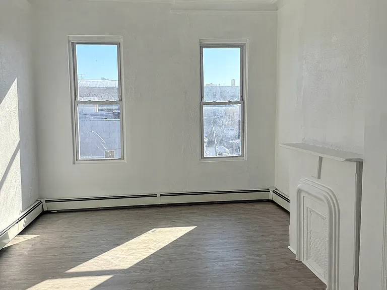 1100 Summit Ave #3 — Photo 5