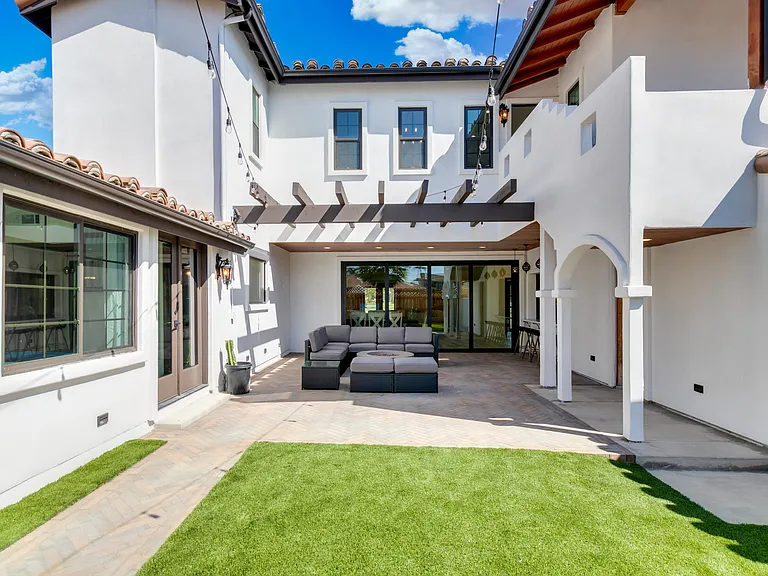 166 Avenida Aragon #B — Photo 19