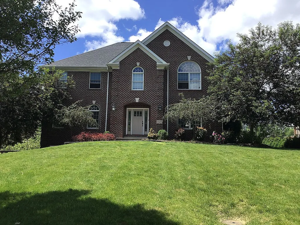 2620 Rossmoor Dr photo 1