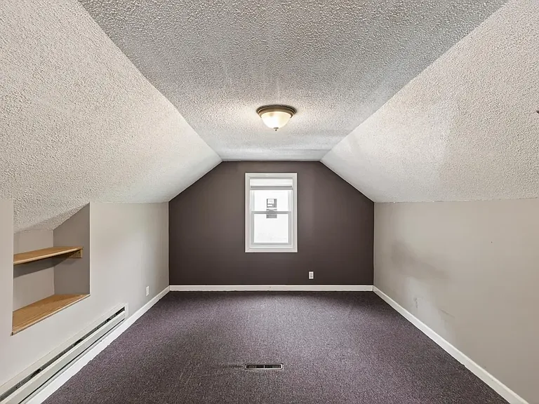 This room is being painted and will have new carpet. Updated pictures to come.