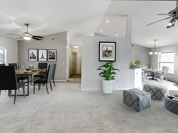 3rd image of 1117 W Seagate Dr