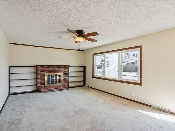 4th image of 806 SE Bel Aire Rd