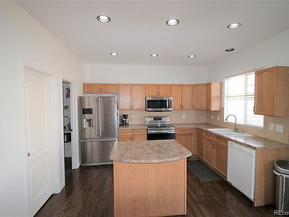5th image of 10592 Vaughn Ct