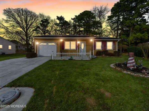 10 Hartford Road, Manchester, NJ 08759