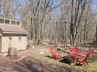 7077 Boulder Ct, Tobyhanna, PA 18466