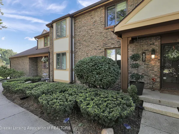 692 Moorland Dr, East Lansing, MI 48823