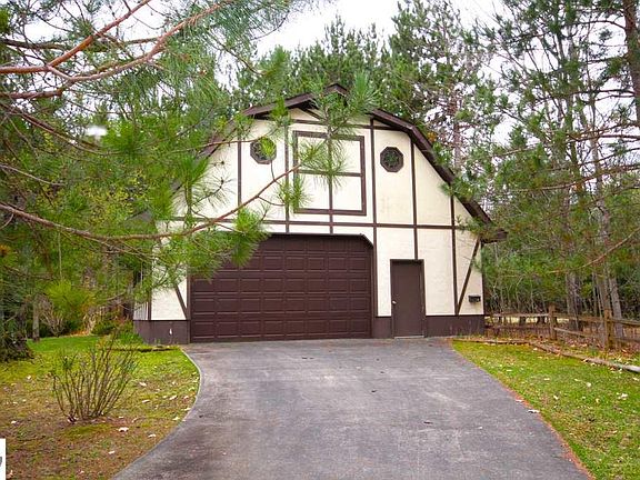4th image of 7185 Cottage Dr