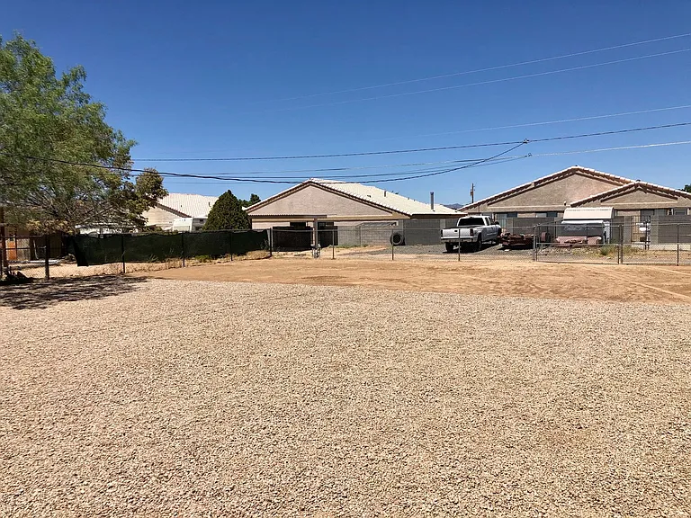 2715 Lillie Ave — Photo 28