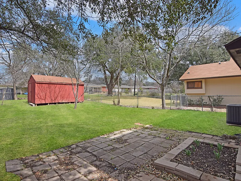 2518 Skyline Dr — Photo 19
