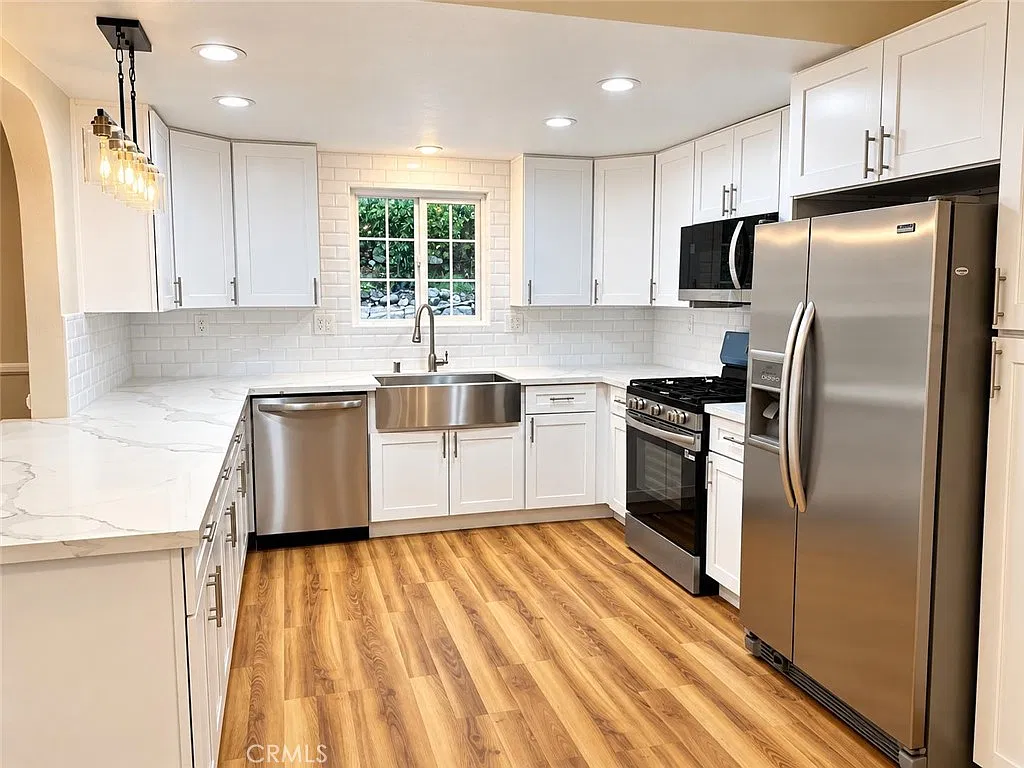 4 bed, 1350 sqft, $3,250 — Photo 4