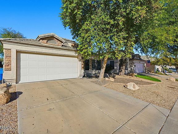 3rd image of 2412 E ROSEMONTE Drive