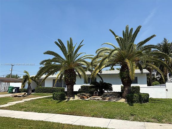 3rd image of 9545 SW 181st Ter