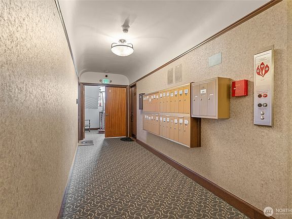 5th image of 301 N Tacoma Avenue #3