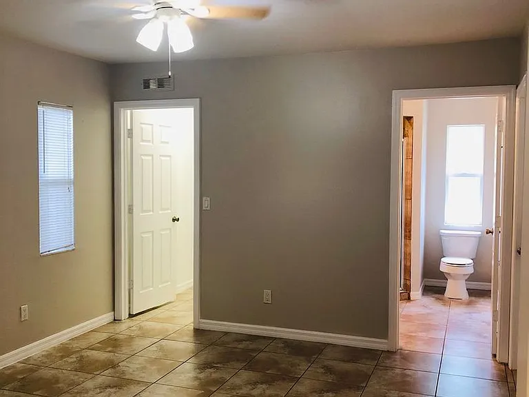 1031 SE 24th Ave — Photo 18