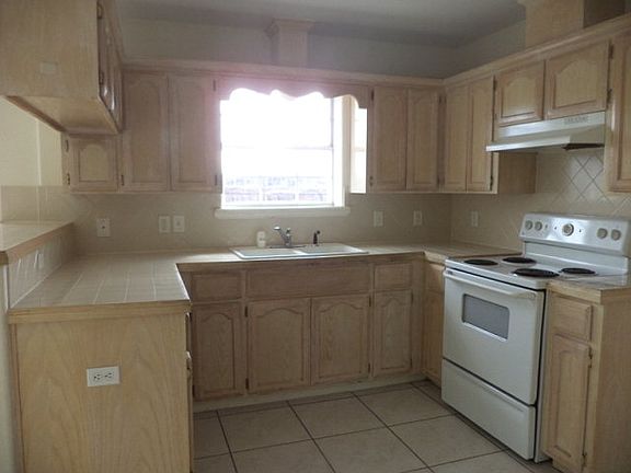 2nd image of 4426 N 26th Ln
