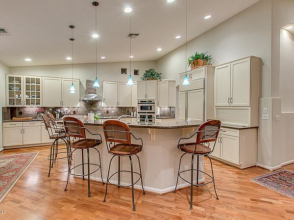 4th image of 24425 S Lakeway Cir SW
