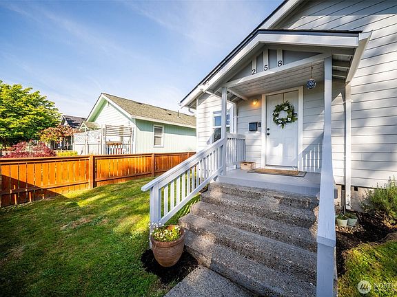 4th image of 258 21st Avenue