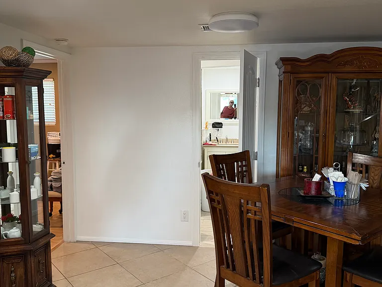 9519 Dufferin Ave — Photo 4