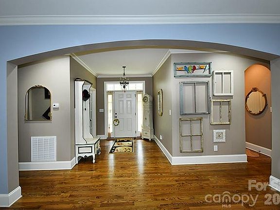 4th image of 3020 Archer Way Dr