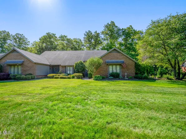 36 Wolf Ridge Dr, Holland, OH 43528