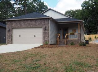 662 13th Avenue Pl NW, Hickory, NC 28601