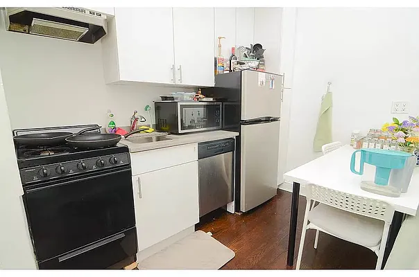 Rented by Oxford Property Group | media 10