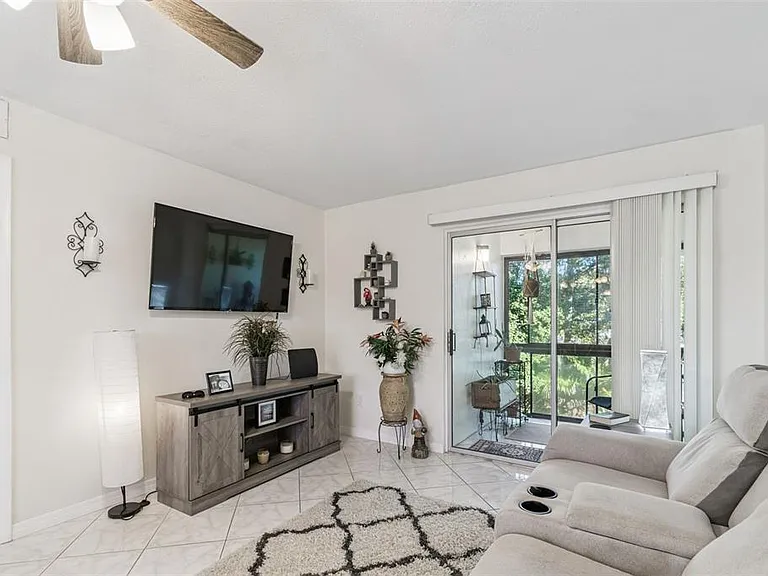 2750 E Bay Dr #12B — Photo 14
