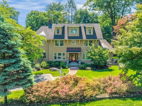 74 Ball Rd, Mountain Lakes Boro, NJ 07046