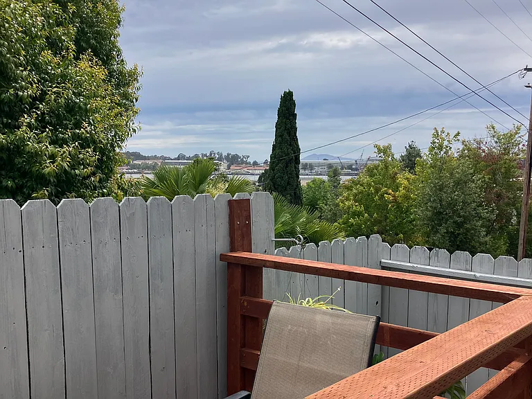 516 Napa St — Photo 2