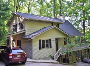 110 Honeysuckle Ln, Maggie Valley, NC 28751