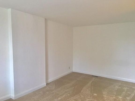 4th image of 1004 Geyer Ave #A