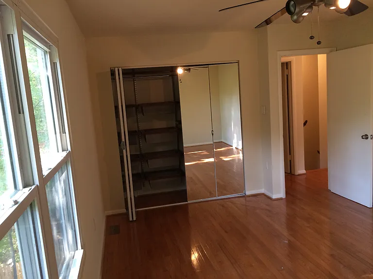 900 Nadine Ct — Photo 15