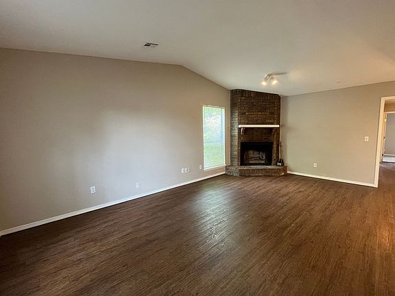 3rd image of 5701 S Vancouver Ave #1