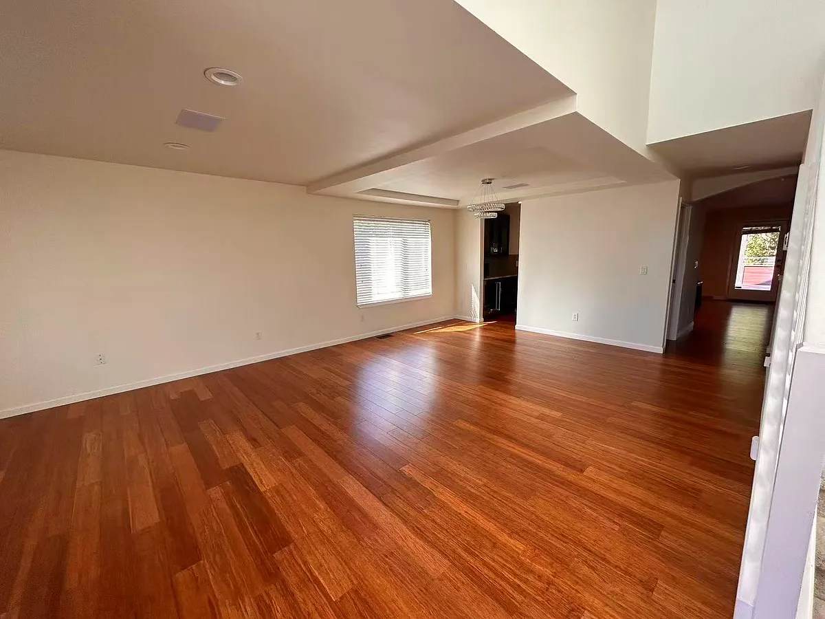 Building Photo - 6412 77th Dr NE