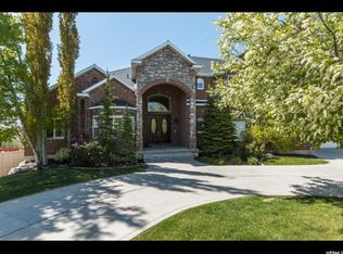 1982 Lake Ridge Dr, Kaysville, UT 84037