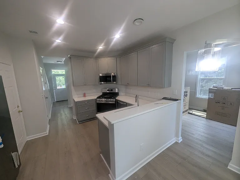 178 Brady St — Photo 7