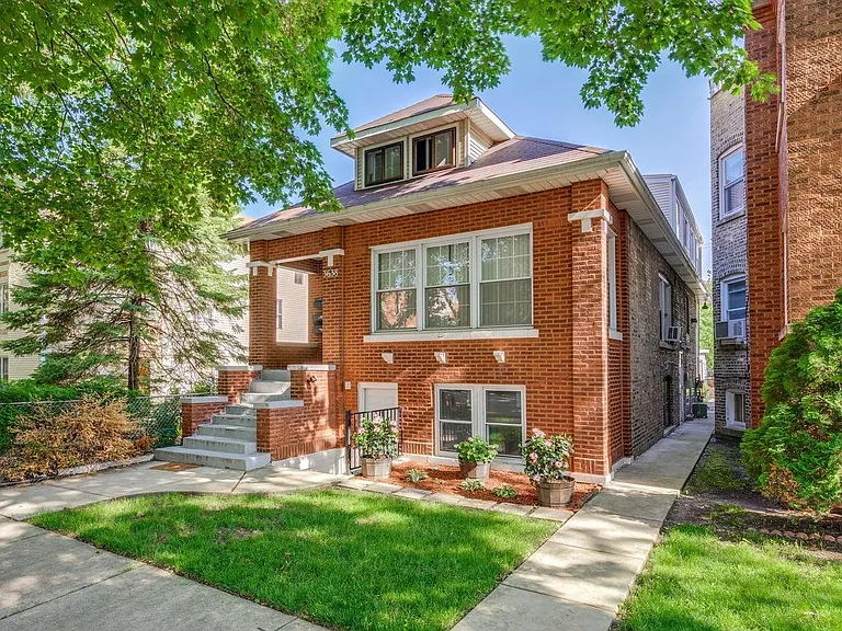 3638 W Cornelia Ave — Photo 1