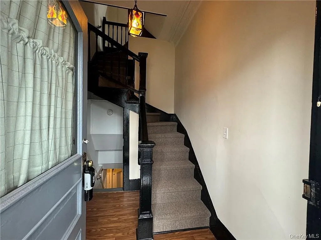2 bed, 1.0 bath, 1000 sqft, $3,300 — Photo 4