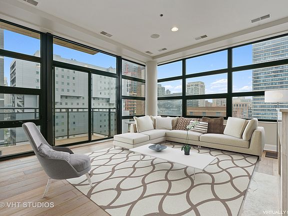 3rd image of 101 W Superior St APT 1006